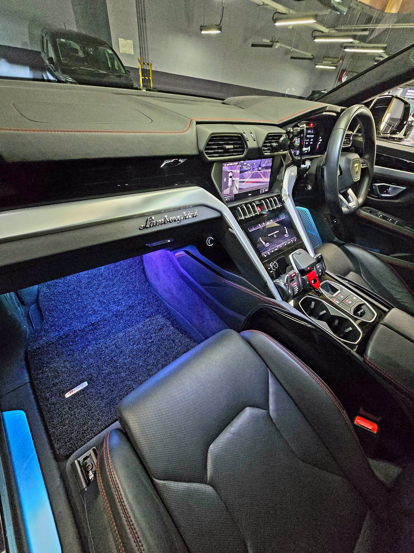 2018 LAMBORGHINI URUS 4.0 AT