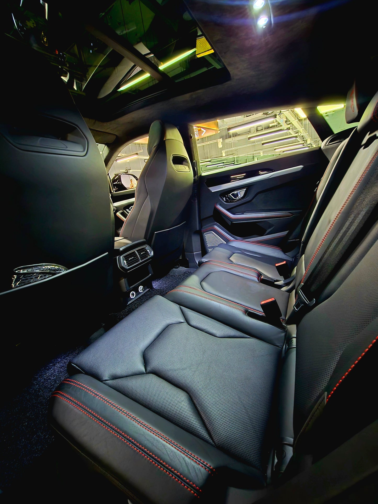 2018 LAMBORGHINI URUS 4.0 AT