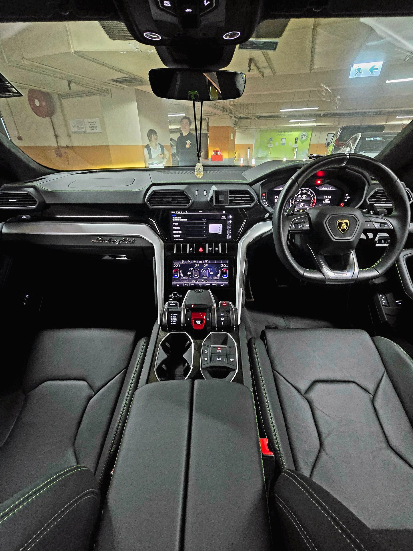 2022 LAMBORGHINI URUS 4.0 AT