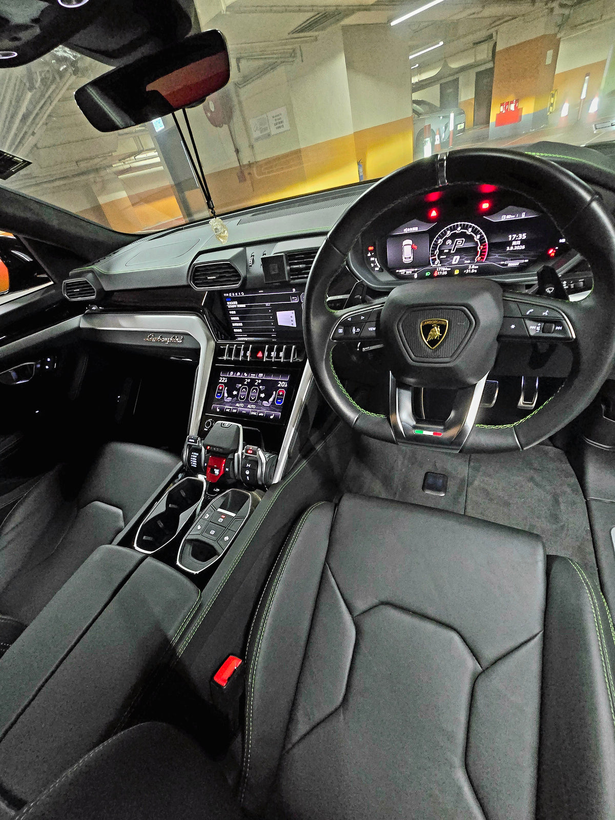 2022 LAMBORGHINI URUS 4.0 AT