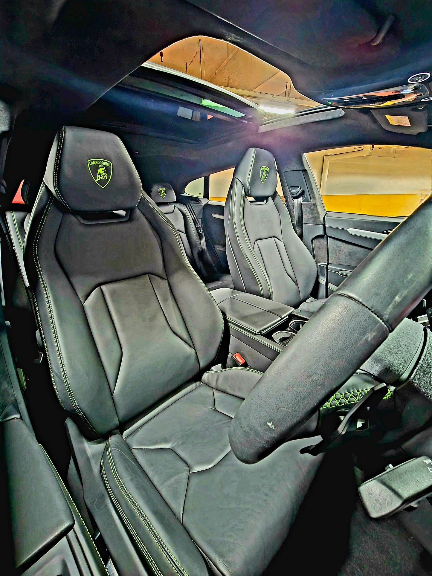 2022 LAMBORGHINI URUS 4.0 AT