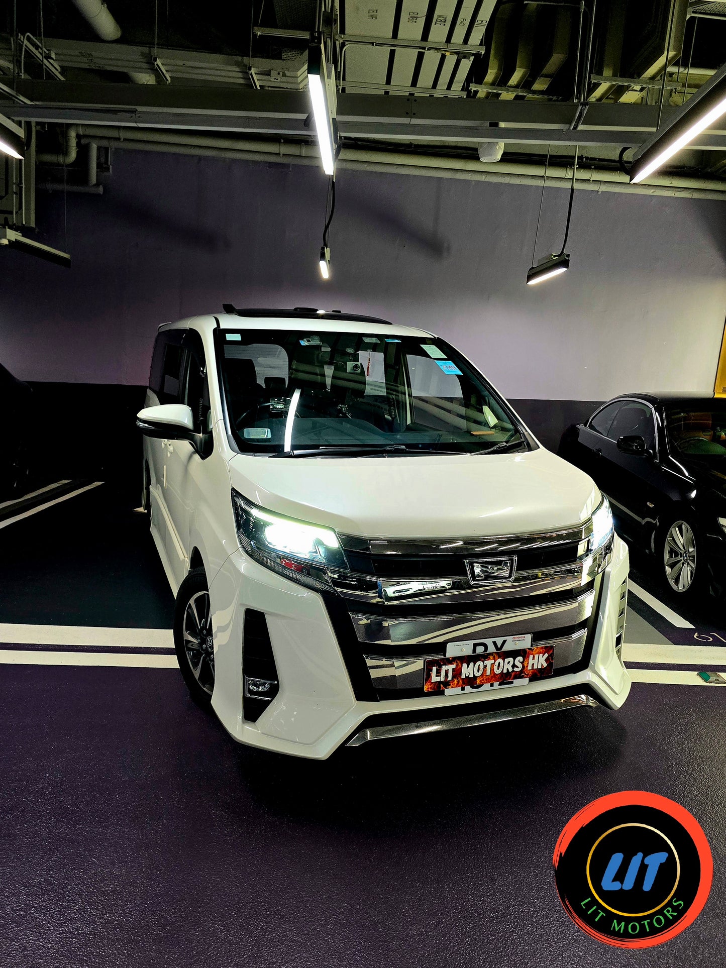 2017 TOYOTA NOAH 80 DELUXE 2.0 AT