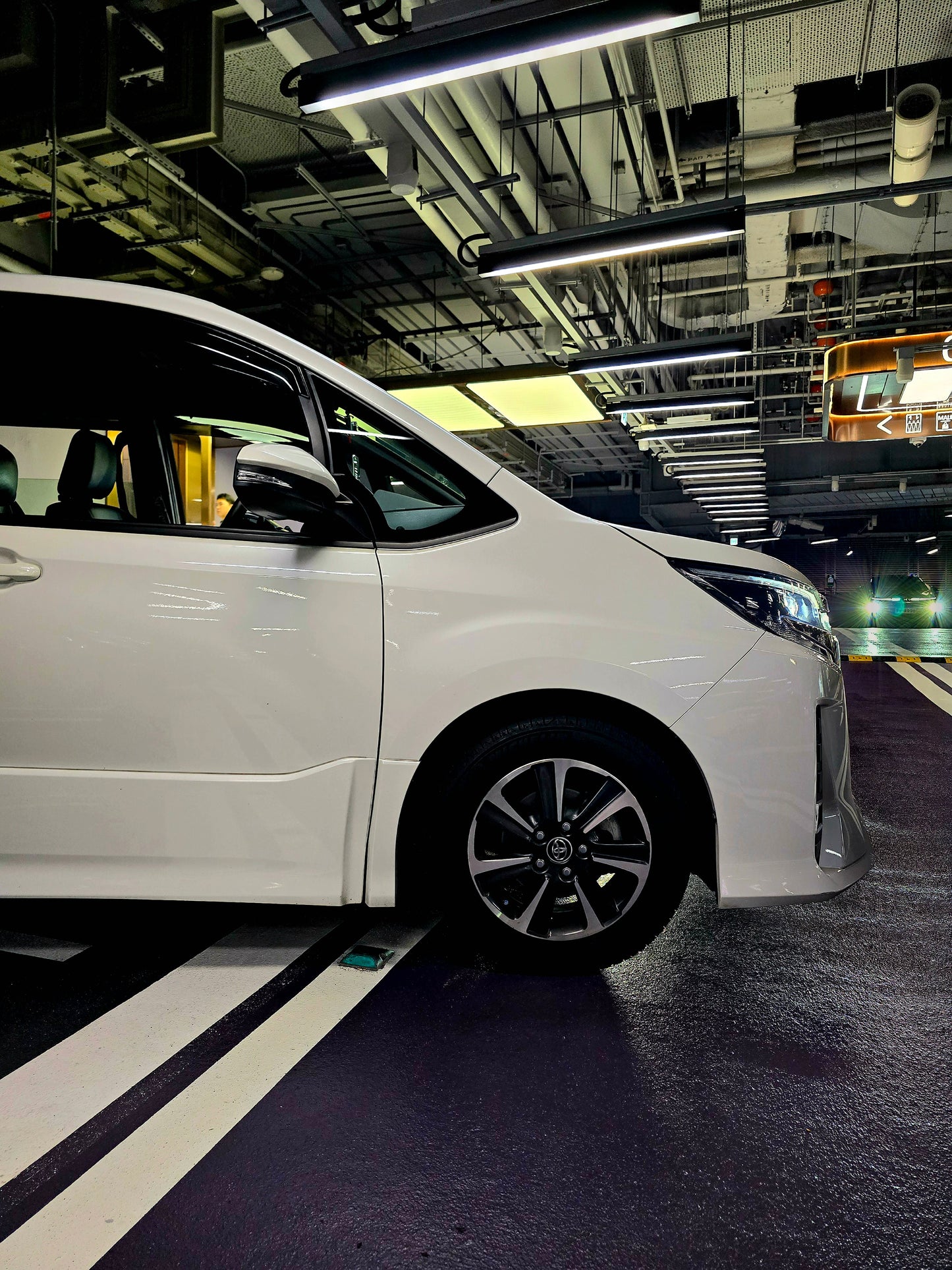 2017 TOYOTA NOAH 80 DELUXE 2.0 AT
