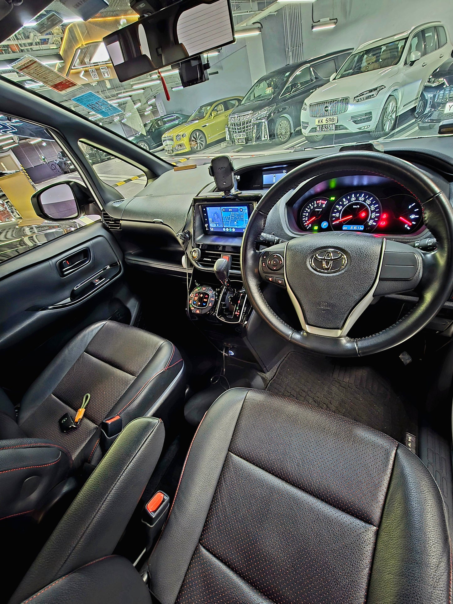2017 TOYOTA NOAH 80 DELUXE 2.0 AT