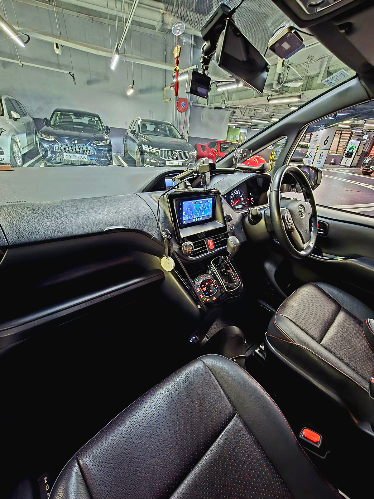 2017 TOYOTA NOAH 80 DELUXE 2.0 AT
