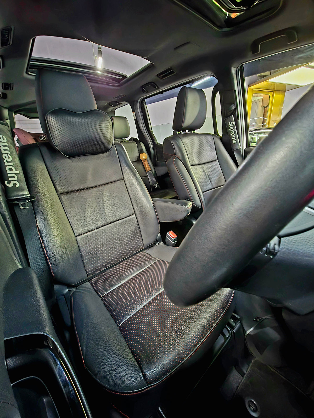 2017 TOYOTA NOAH 80 DELUXE 2.0 AT